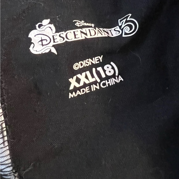 XXL (18) Disney Descendants 3 Plus Girls Black Skort Skirt Embroidered Skull Min - Picture 5 of 8
